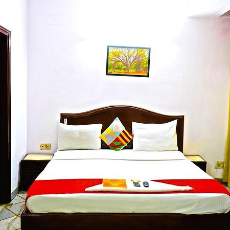 Roomshala 001 Iconic Residency New Delhi Buitenkant foto