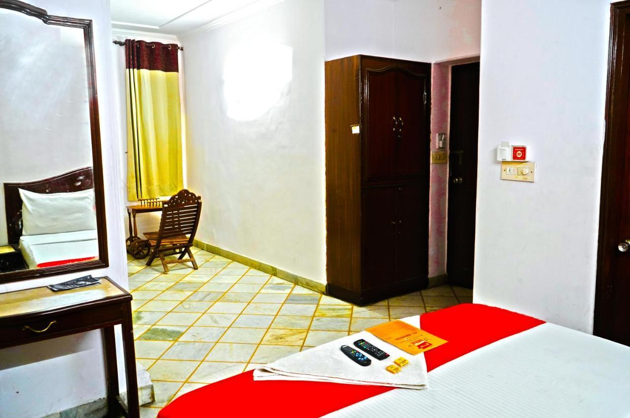 Roomshala 001 Iconic Residency New Delhi Buitenkant foto