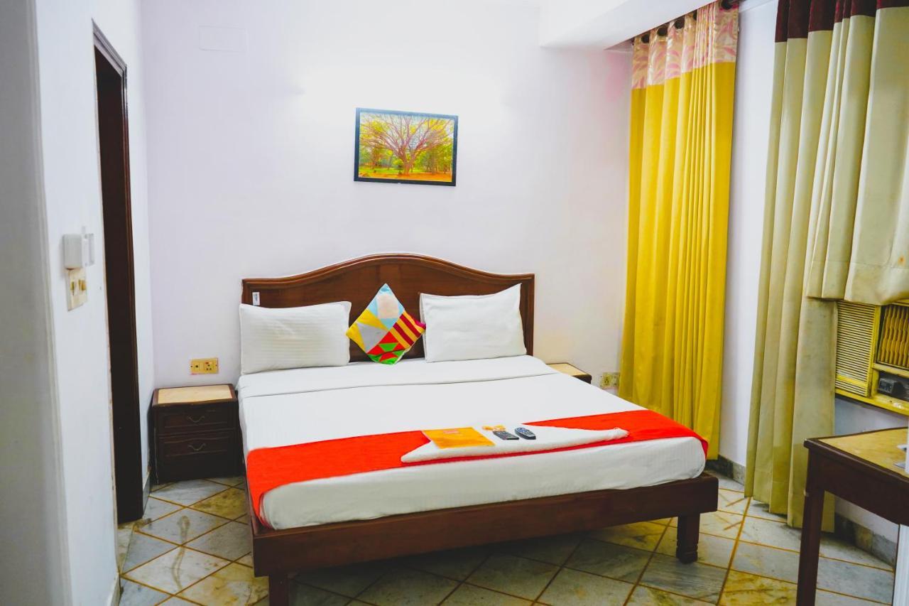 Roomshala 001 Iconic Residency New Delhi Buitenkant foto