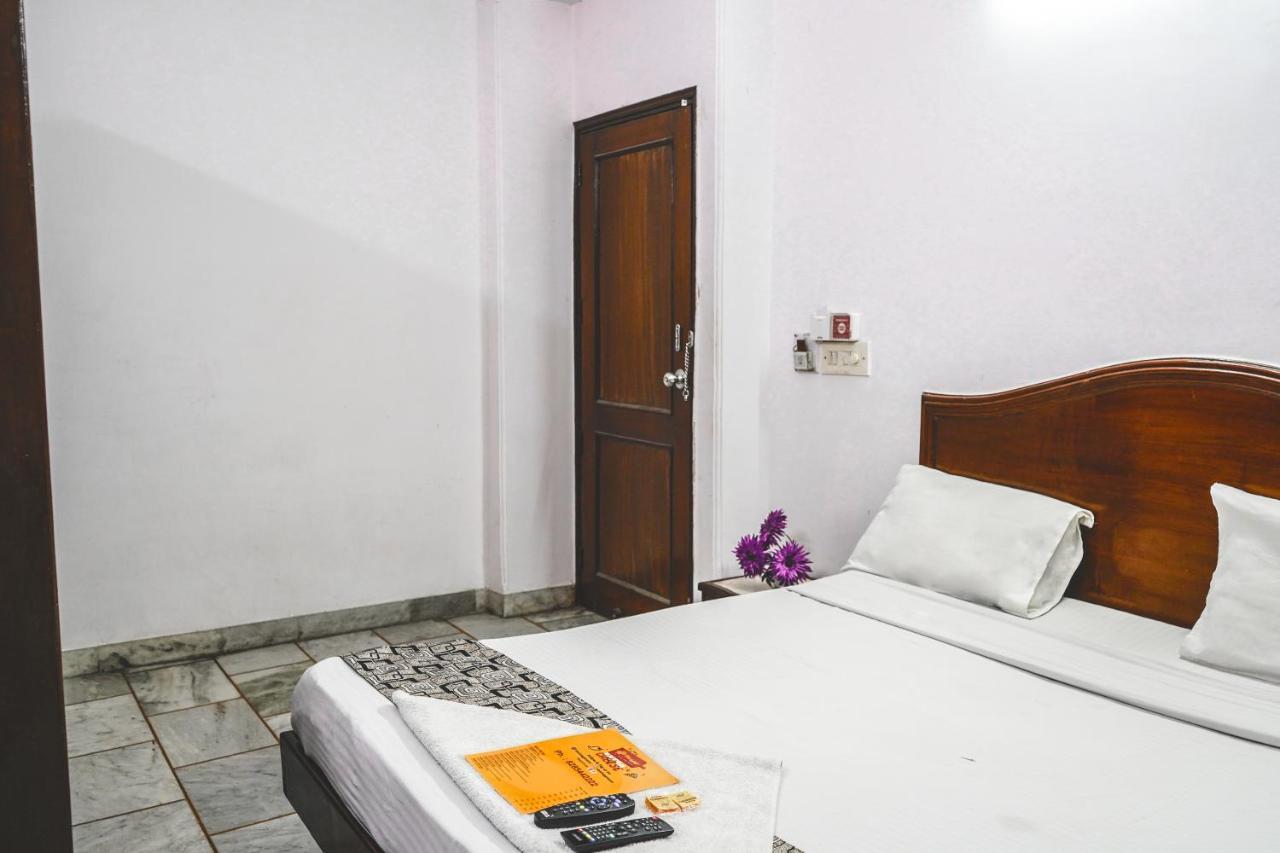 Roomshala 001 Iconic Residency New Delhi Buitenkant foto