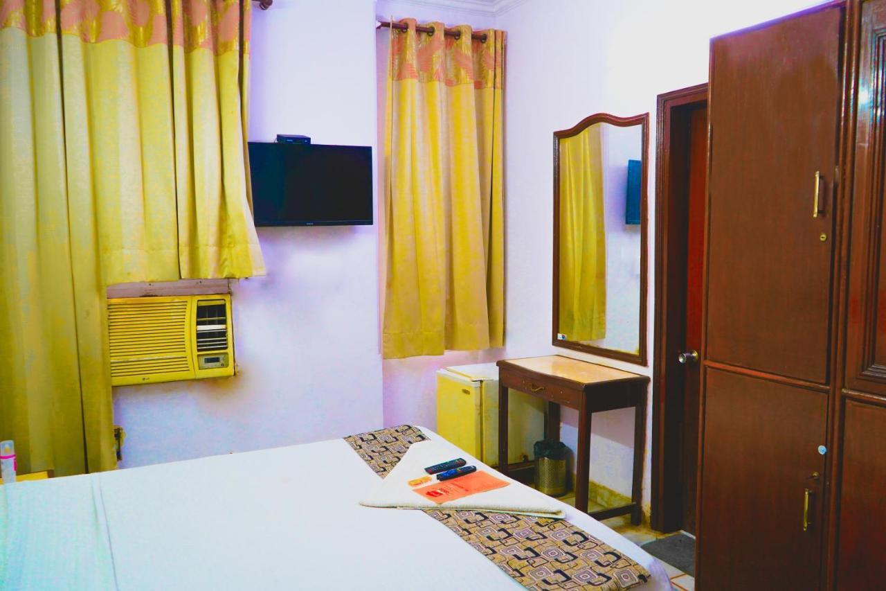 Roomshala 001 Iconic Residency New Delhi Buitenkant foto